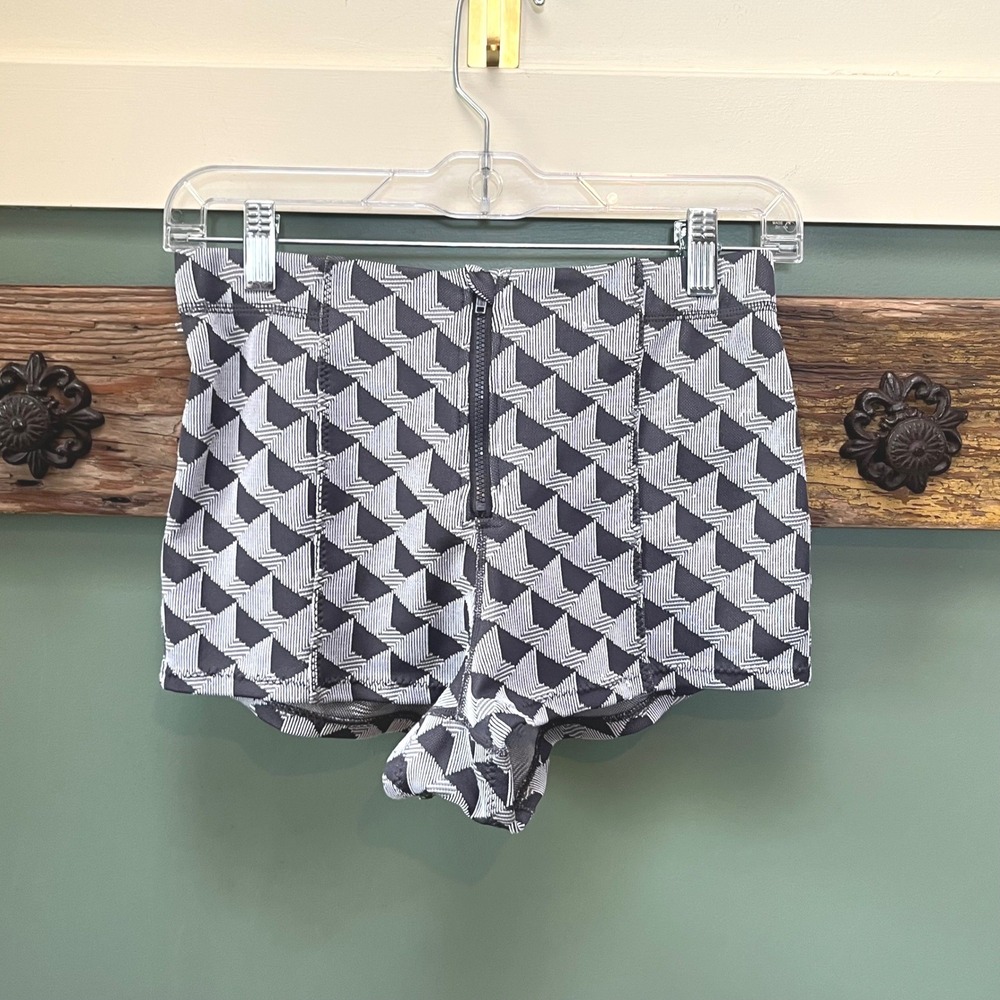 FP Movement Free People Geometric Jacquard Front Zip High Rise Shorts Sz. Small